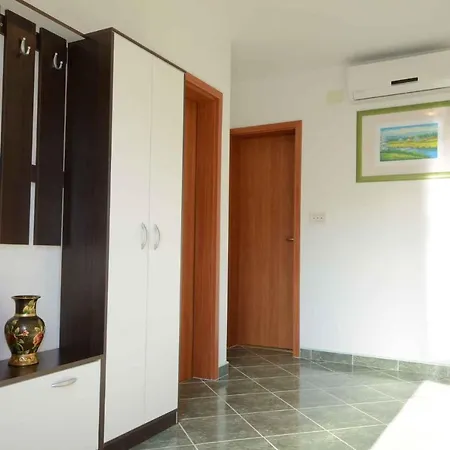 In - Istrien 44223 Appartamento Baderna