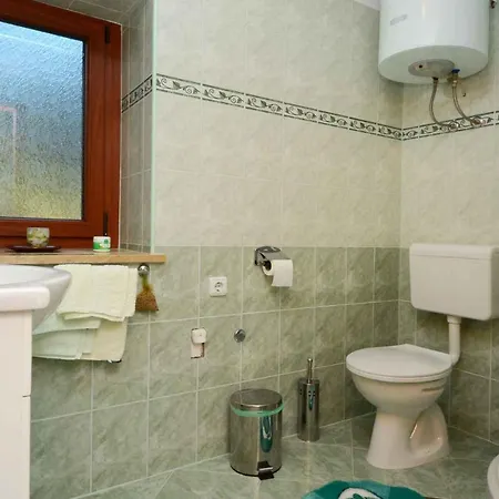 In - Istrien 44223 Appartamento Baderna